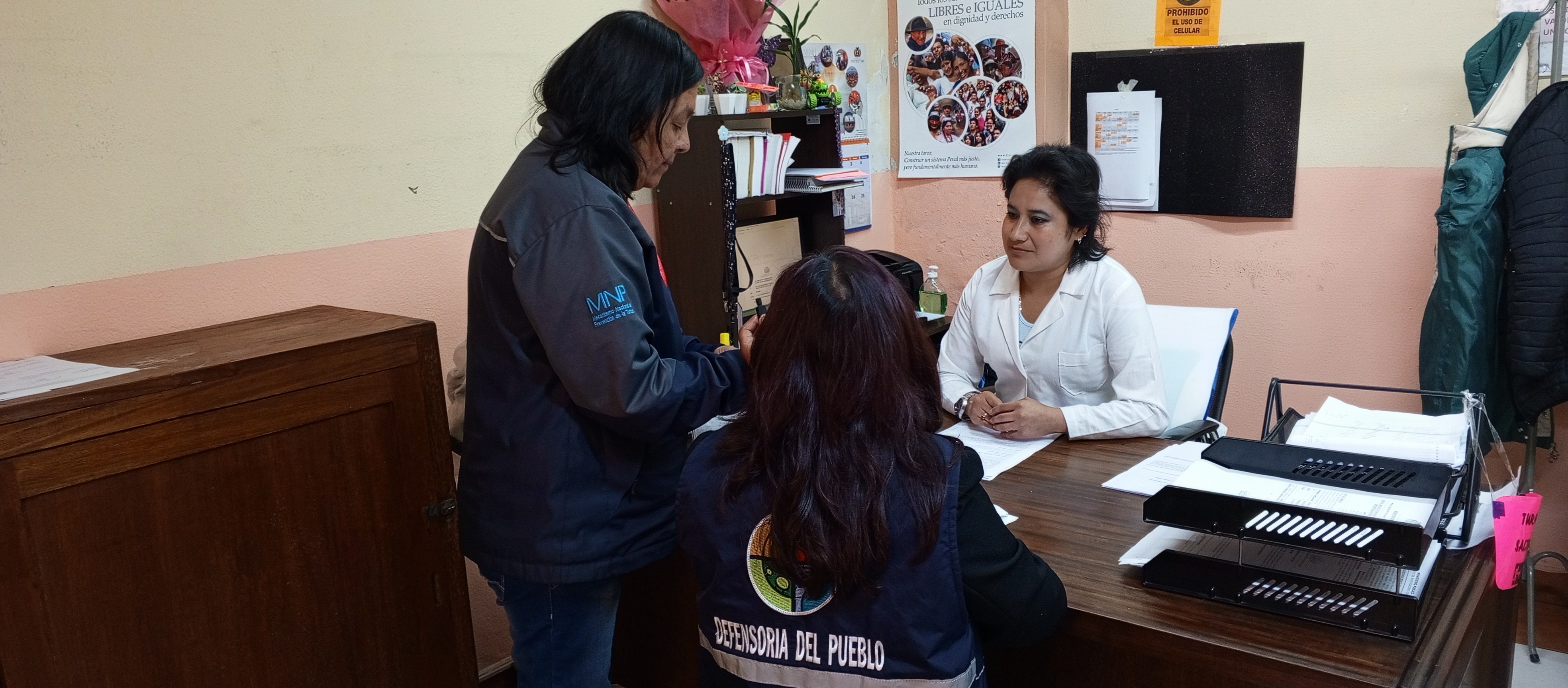 La Paz: Defensoría del Pueblo verificó la atención a mujeres en situación de violencia por parte del IDIF