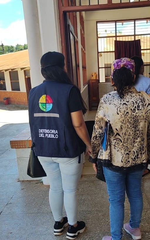 Defensoría del Pueblo Restituye Derecho a la Educación de Estudiante Antiguo en Unidad Educativa de Riberalta