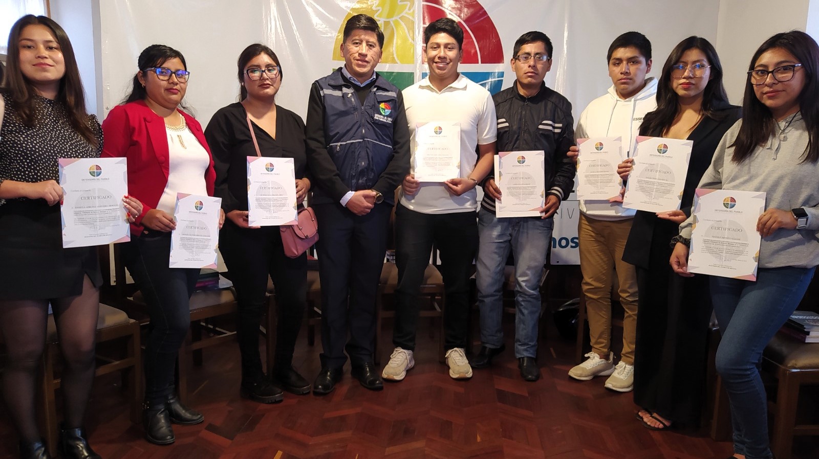 Defensoría del Pueblo certifica a 18 Defensoras y Defensores Voluntarios en Derechos Humanos en Chuquisaca